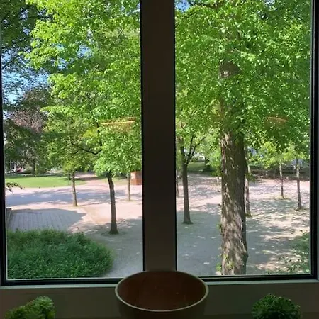 Parkblick - Balkon 77m2 Lägenhet